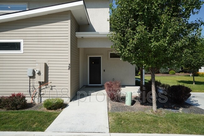 Building Photo - 38 E Ranch Dr Rental