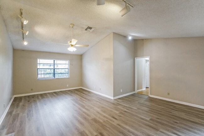 Photo - 518 Azure Ave