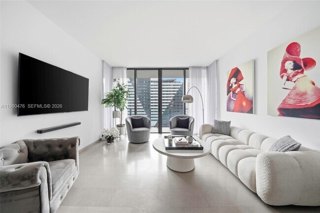 Building Photo - 88 SW 7th St Unit 1010