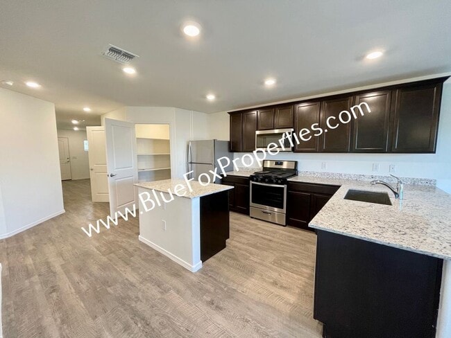 Building Photo - 12854 N Peony Dr Rental