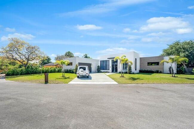 Photo - 1000 SW 93rd Ave
