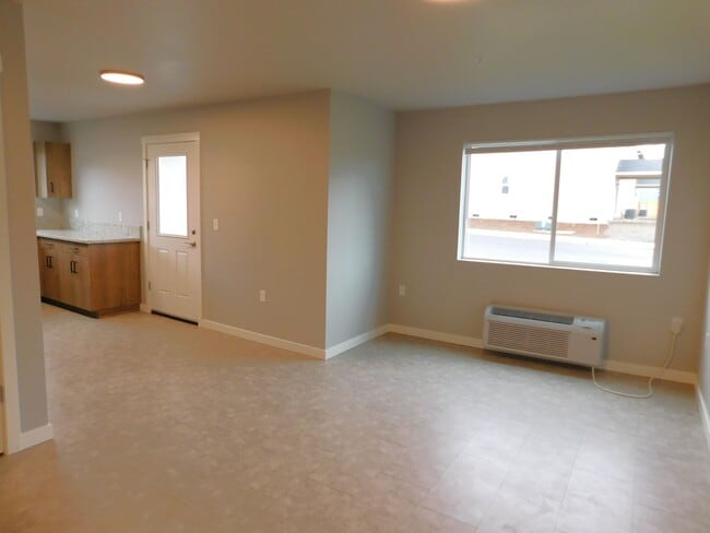 Photo - 2Bd/2Ba 2nd Story Apartment Unit - Availab... Unit 11