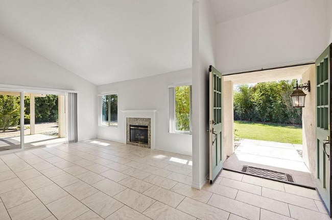 Photo - 43250 Via Magellan Dr