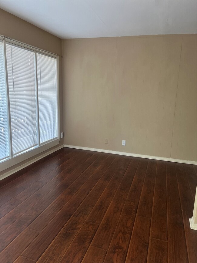 Photo - 1204 St Joseph St