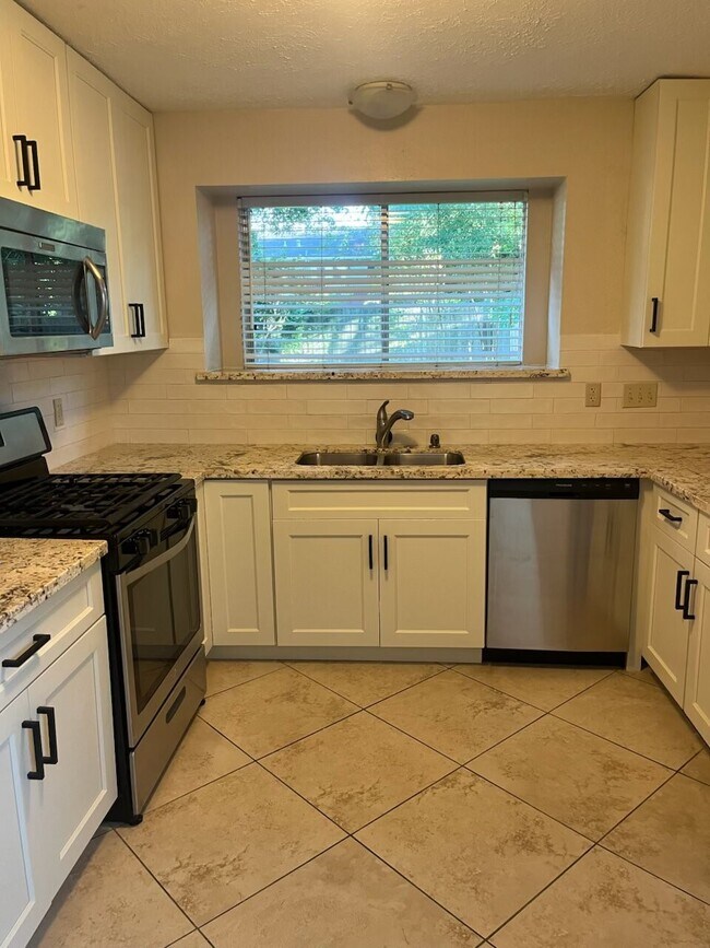 Photo - 2406 Broken Elm Dr