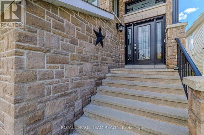Photo - 1566 Lisbon St