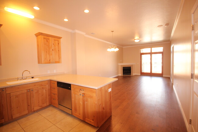 Luxury High Rise in Downtown Provo - Luxury High Rise in Downtown Provo Casa