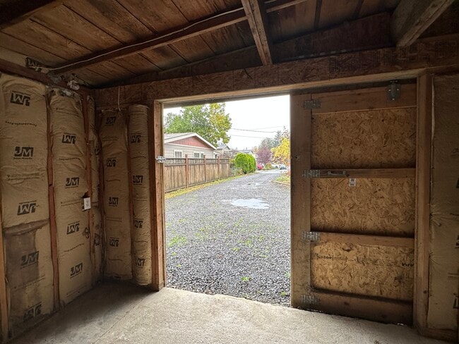 Photo - 3113 Harold Dr SE