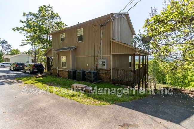 Photo - 628-616618628 N Cunningham Rd Unidad 2