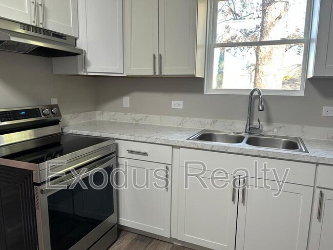 Photo - 311 Bracken St