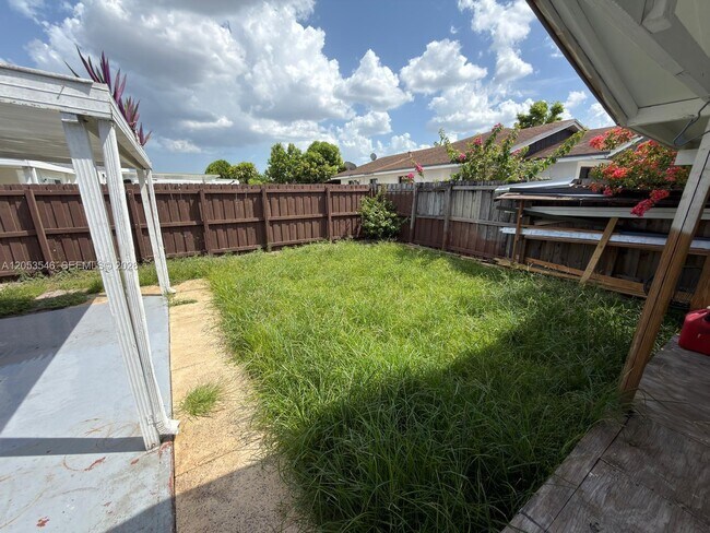 Photo - 6822 SW 130th Ave Unit 2
