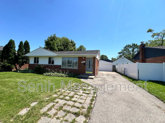 Building Photo - 15855 13 Mile Rd Rental