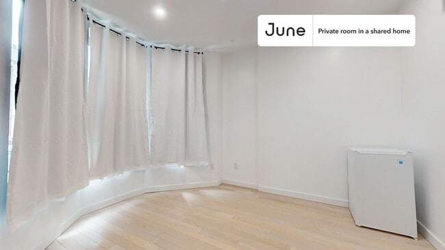 Building Photo - Room in Shared 4 bed/2 bath home