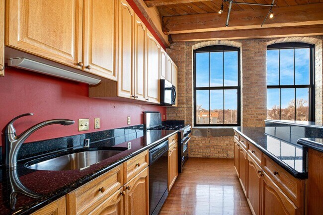 Photo - 234 E Reservoir Ave