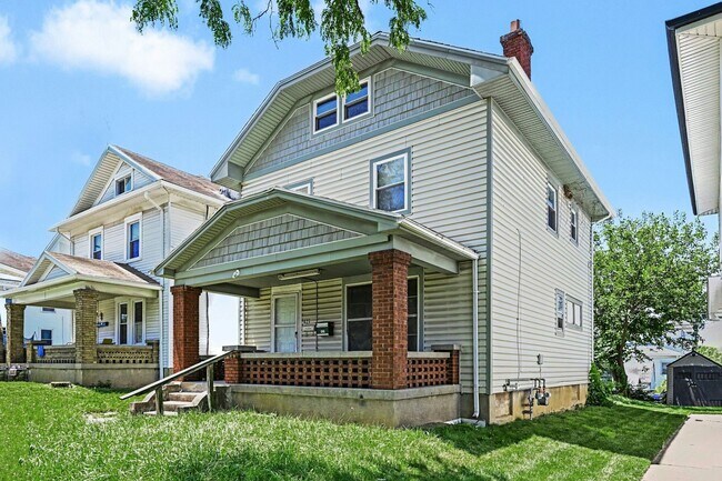 Photo - 427 Kolping Ave