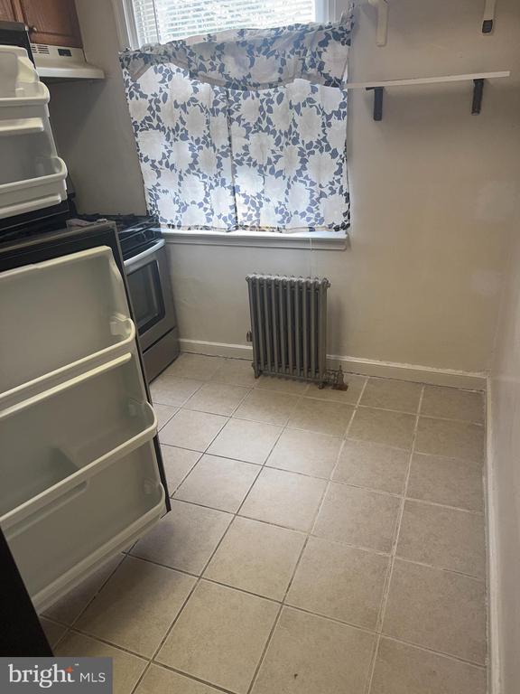 Photo - 1629 Murdoch Rd