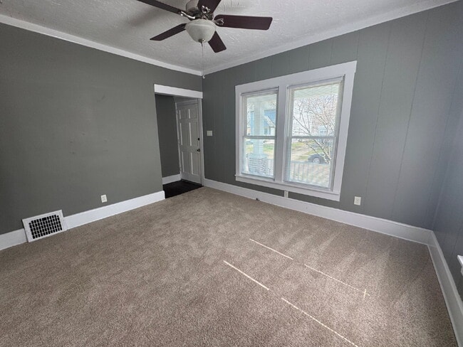 Photo - 405 S Park Ave