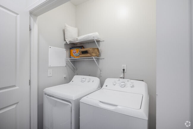 1BR, 1BA - 708SF - Laundry Room