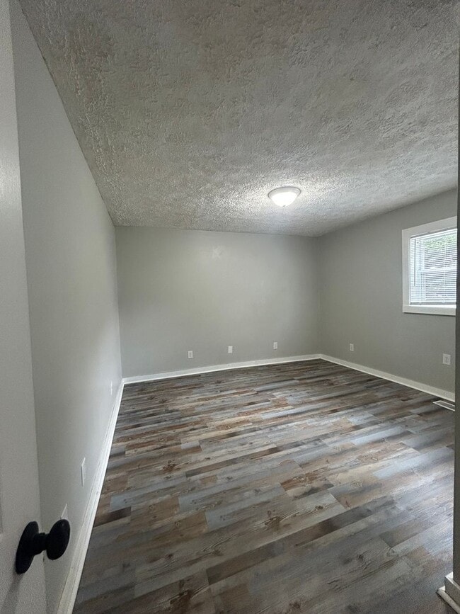 642 N Elm St