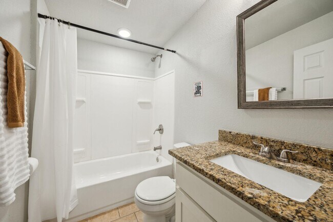 Photo - 2737 Purington Ave Unit 2737