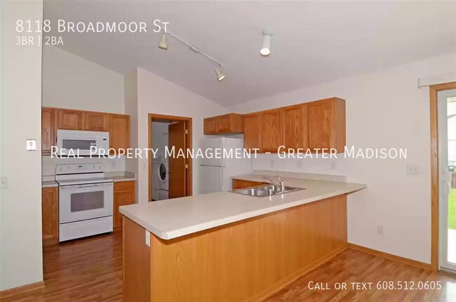 Photo - Beautiful duplex unit available for Fall m...