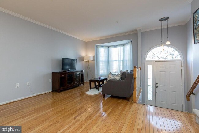 Photo - 2685 Cameron Way