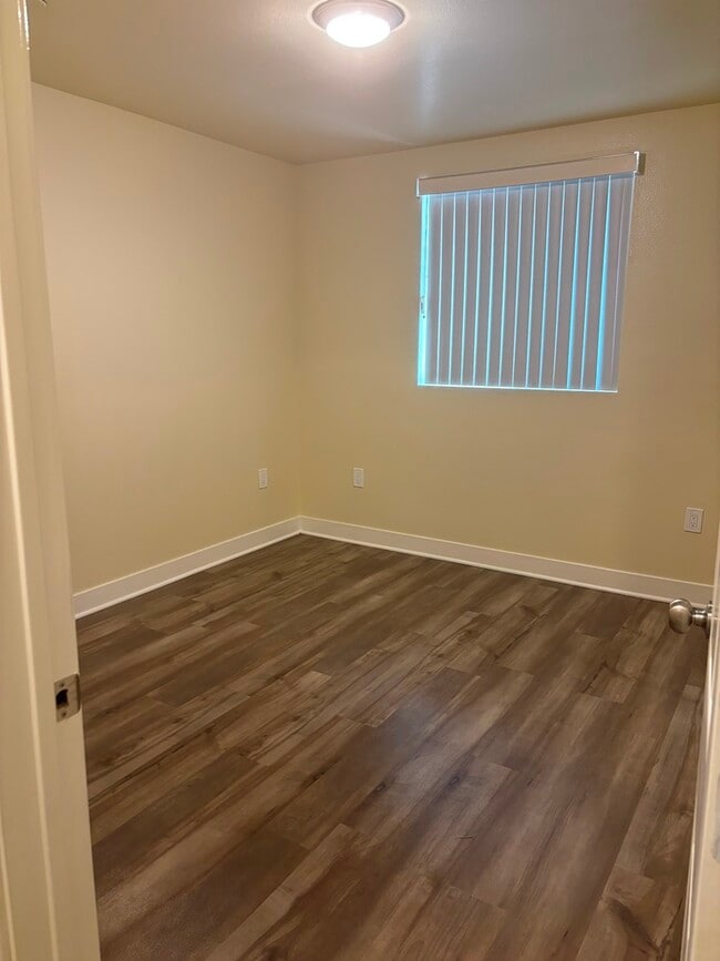 Photo - 121 E 88th St