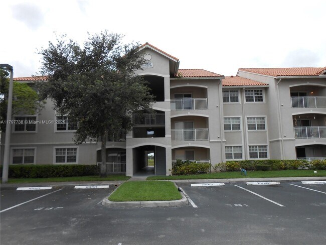 Photo - 11630 SW 2nd St Unidad 17203 Rental