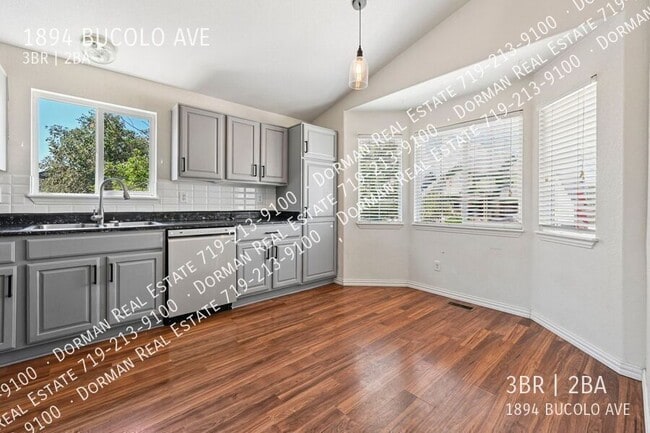 Photo - 1894 Bucolo Ave