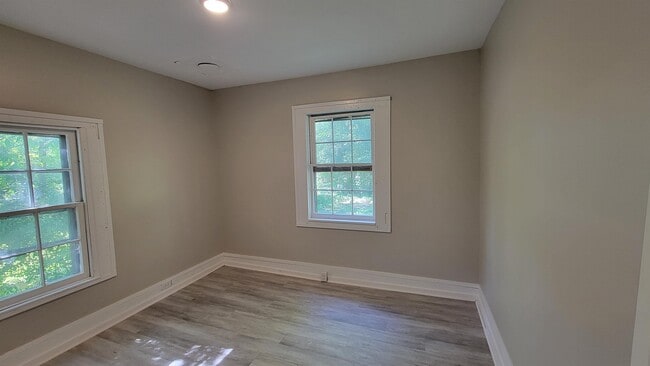 Photo - 668 Gilliam Ave