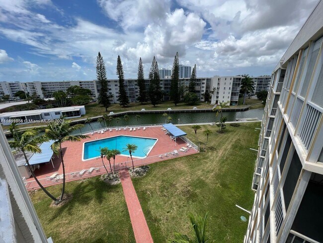 Photo - 2861 Leonard Dr Unidad F508