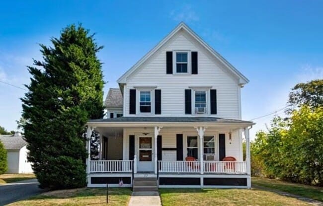 Building Photo - 72 Kilby St Unit Woburn 2Bed 1Bath