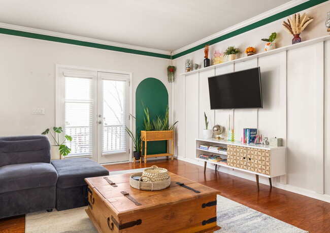 Photo - 813 Charles Bank Ave SE