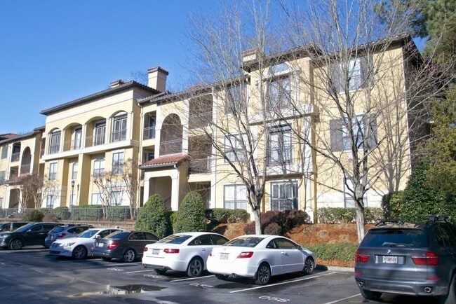 Building Photo - 3777 Peachtree Rd NE Unit 735