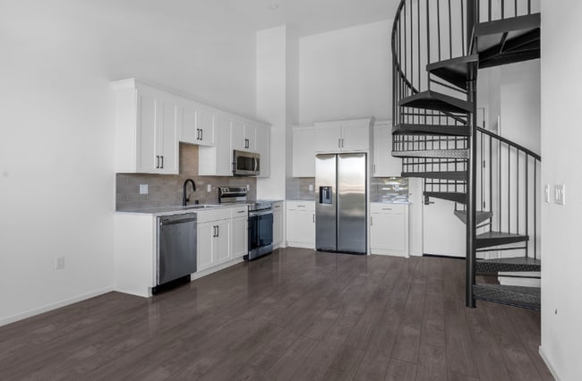 Building Photo - 801 Pearl St Unit 104 Rental