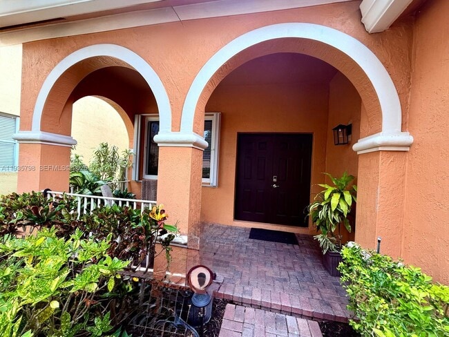 Photo - 1463 Banyan Way