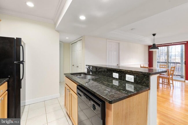 Photo - 3922 Penderview Dr Unit 338