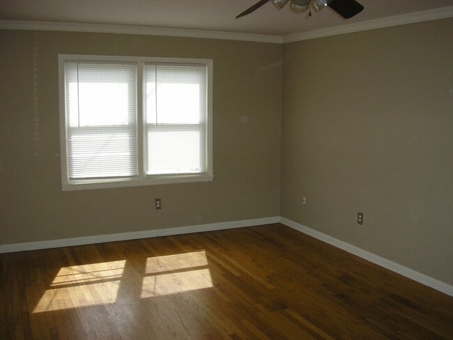 Photo - 909 Cabell Dr Unit A