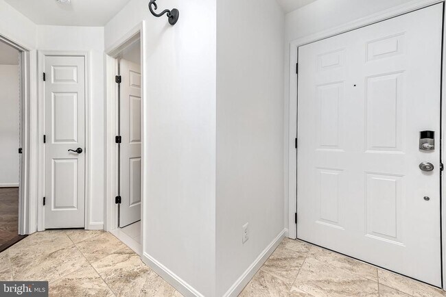 Photo - 46600 Ellicott Square Unit 202