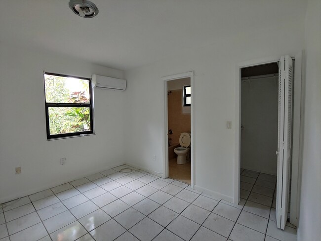 Building Photo - 781 SE 9th Ave Unit R
