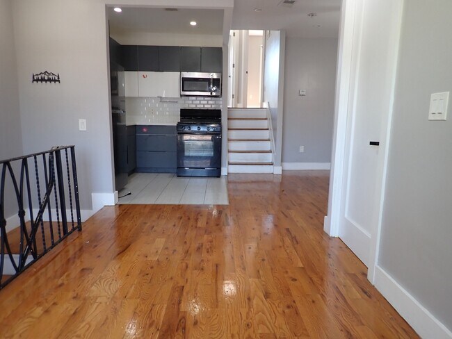 Photo - 203 Crystal St Unit 2