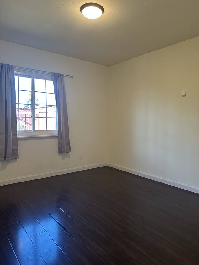 Photo - 407 Lloyd Ave