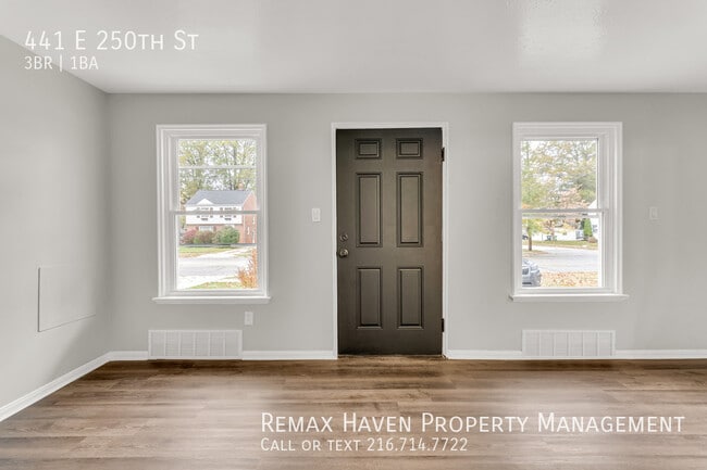 Photo - 441 E 250th St