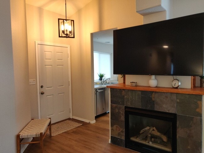 Photo - Stylish SW Bend 3×2 with Fenced Yard