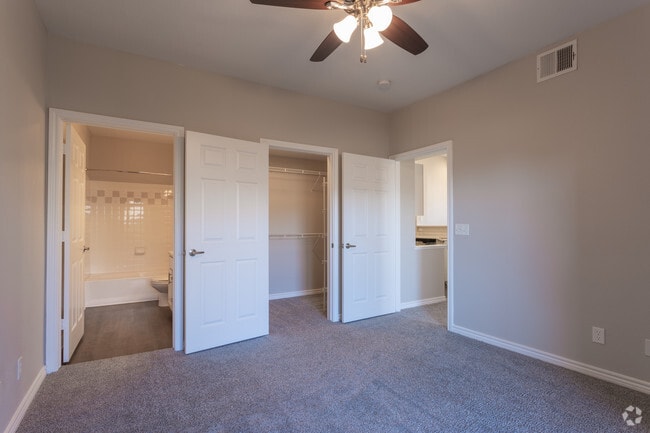 2BR, 2BA - Renovated - 1082 SF - The Resort at University Park