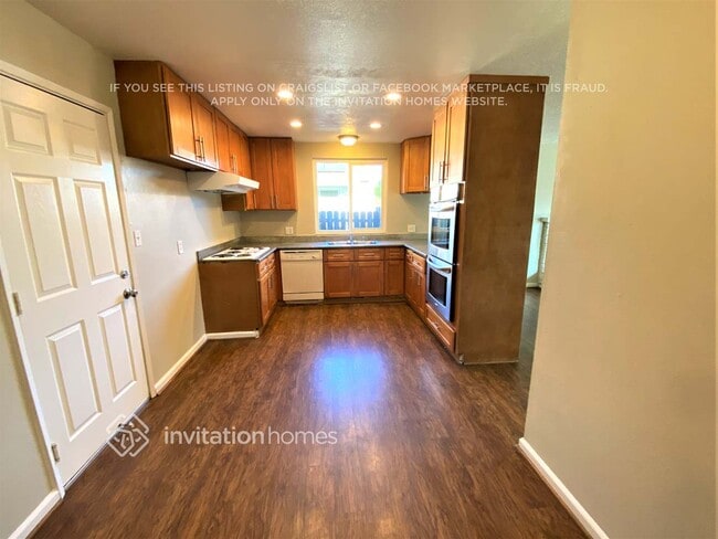 Photo - 1637 Amapola St