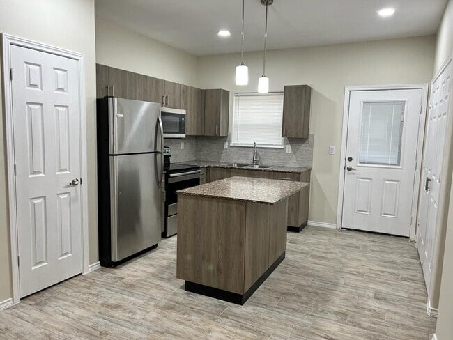 Photo - 5101 N Hiawatha Dr Apartment Unit 4