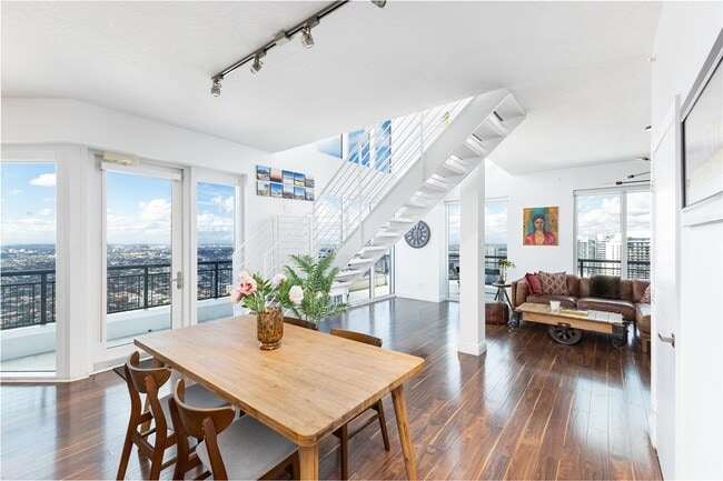 Building Photo - 60 SW 13th St Unit 4613