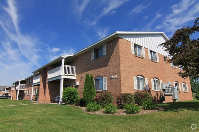 Building Photo - Maplewood Rental