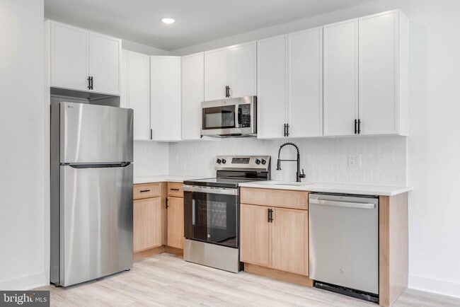 Building Photo - 2339 N 16th St Unit 2